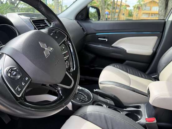 MITSUBISHI-OUTLANDER-2.0 MIVEC GASOLINA HPE AUTOMÁTICO MITSUBISHI-OUTLANDER-2020