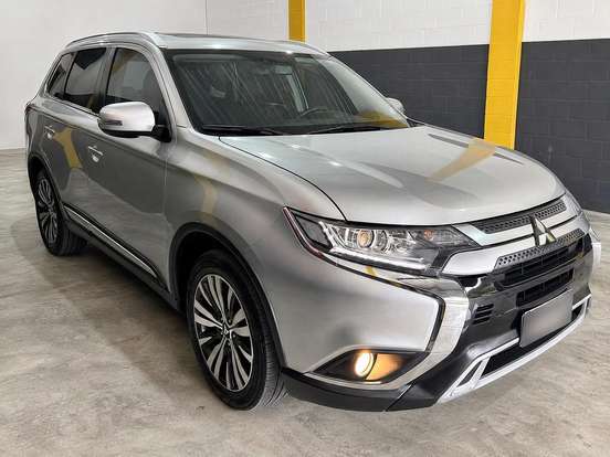 MITSUBISHI-OUTLANDER-2.0 MIVEC GASOLINA HPE AUTOMÁTICO MITSUBISHI-OUTLANDER-2019