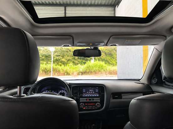 MITSUBISHI-OUTLANDER-2019