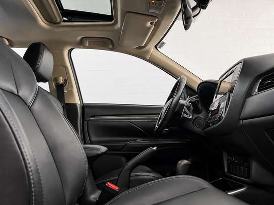 MITSUBISHI-OUTLANDER-2.0 MIVEC GASOLINA HPE AUTOMÁTICO MITSUBISHI-OUTLANDER-2019