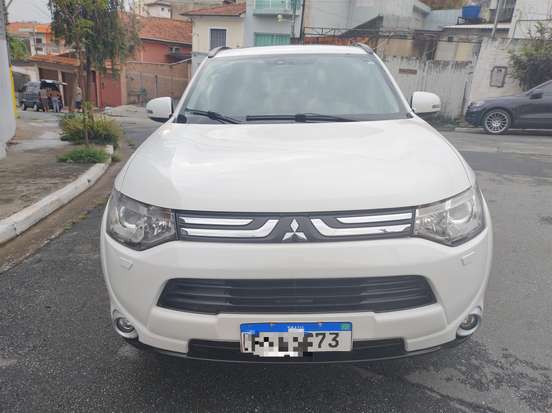 MITSUBISHI-OUTLANDER-3.0 GT 4X4 V6 24V GASOLINA 4P AUTOMÁTICO MITSUBISHI-OUTLANDER-2014