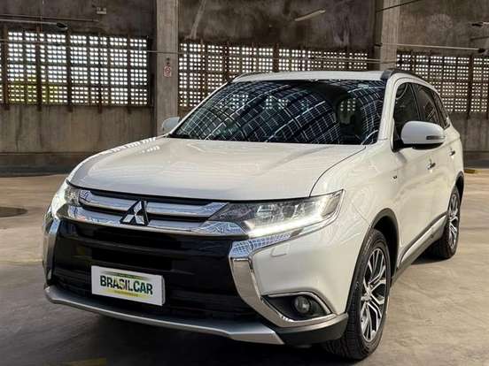 MITSUBISHI-OUTLANDER-3.0 GT 4X4 V6 24V GASOLINA 4P AUTOMÁTICO MITSUBISHI-OUTLANDER-2015