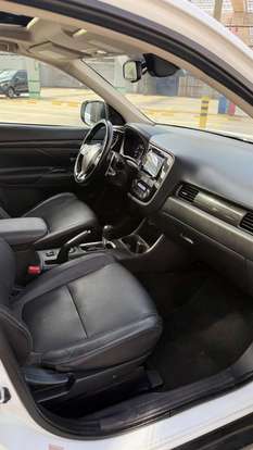 MITSUBISHI-OUTLANDER-2015