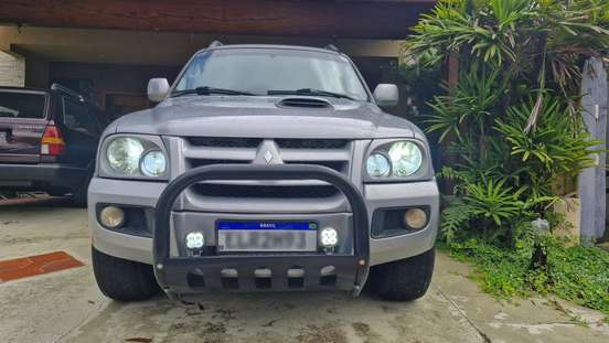 MITSUBISHI-PAJERO-2009