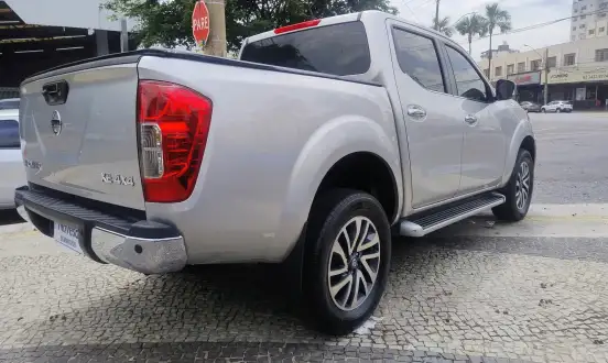 NISSAN-FRONTIER-2021