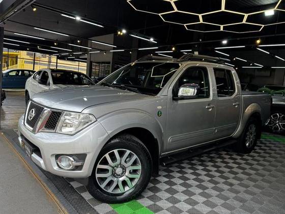 NISSAN FRONTIER 2.5 LE 4X4 CD TURBO ELETRONIC DIESEL 4P AUTOMÁTICO
