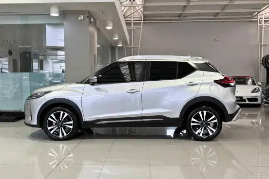 NISSAN-KICKS-2023