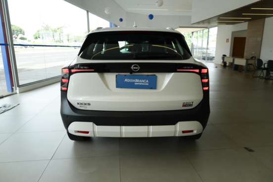 NISSAN-KICKS-2025