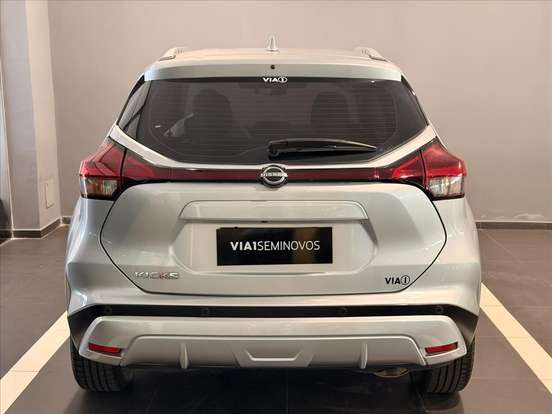 NISSAN-KICKS-2023