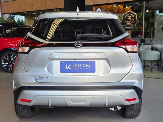NISSAN-KICKS-2023