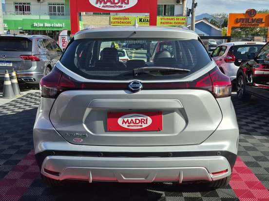NISSAN-KICKS-2021