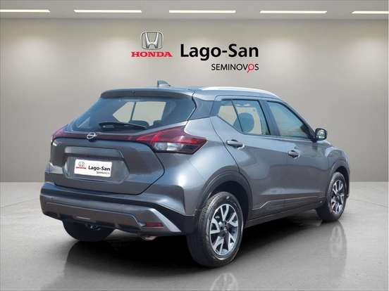 NISSAN-KICKS-2023