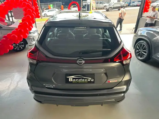 NISSAN-KICKS PLAY-2025