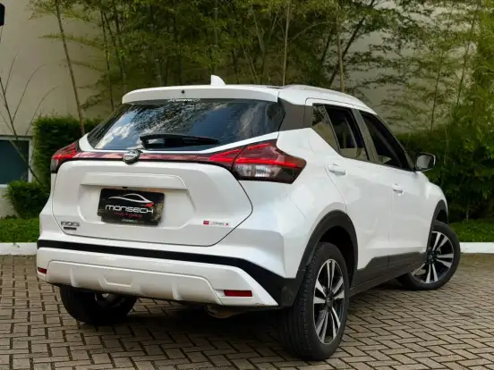 NISSAN-KICKS PLAY-2025