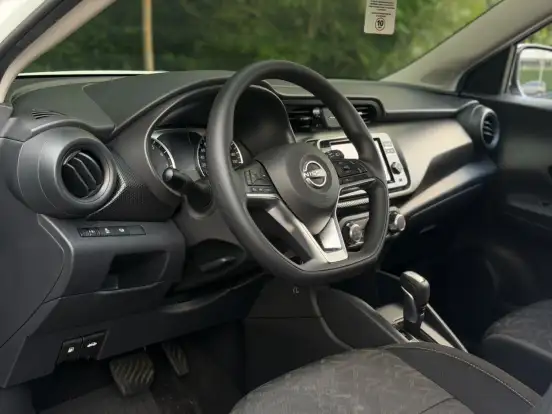 NISSAN-KICKS PLAY-2025