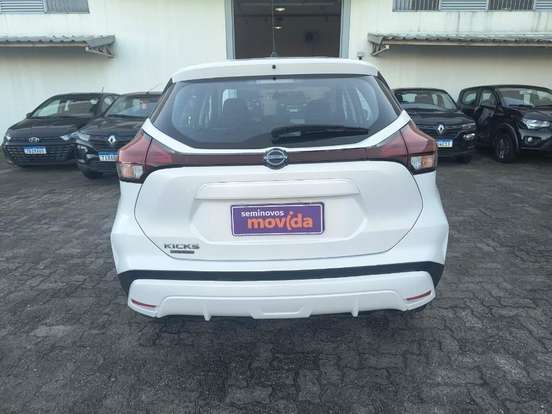 NISSAN-KICKS PLAY-2025