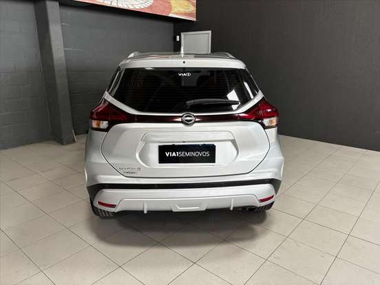 NISSAN-KICKS PLAY-2025