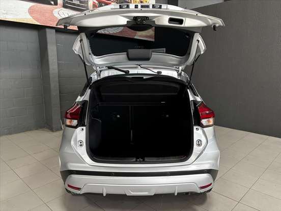 NISSAN-KICKS PLAY-2025