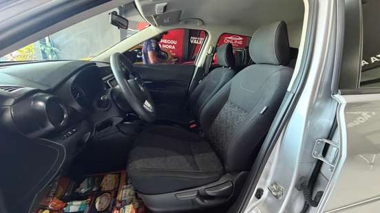 NISSAN-KICKS PLAY-2025