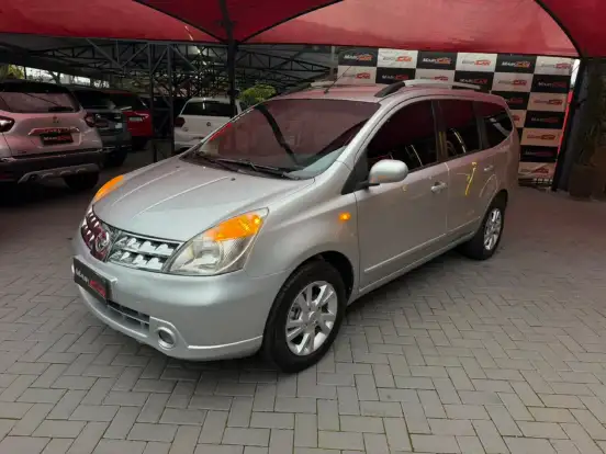 NISSAN-LIVINA-2013