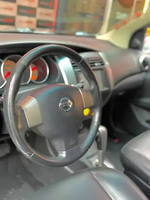 NISSAN-LIVINA-2013