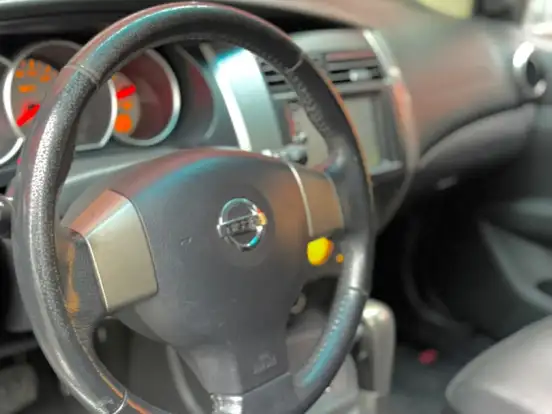 NISSAN-LIVINA-1.8 S 16V FLEX 4P AUTOMÁTICO NISSAN-LIVINA-2013