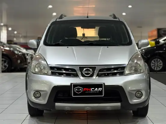 NISSAN-LIVINA-2010