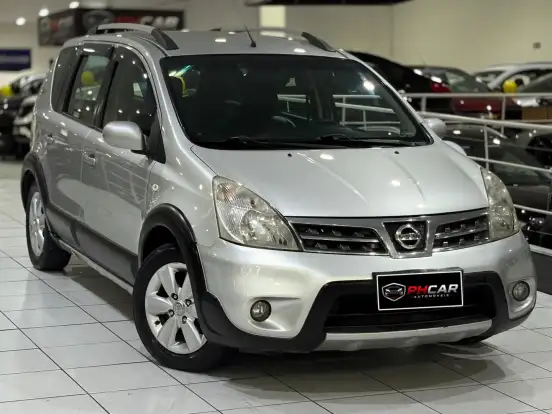 NISSAN-LIVINA-1.8 SL 16V FLEX 4P AUTOMÁTICO NISSAN-LIVINA-2010