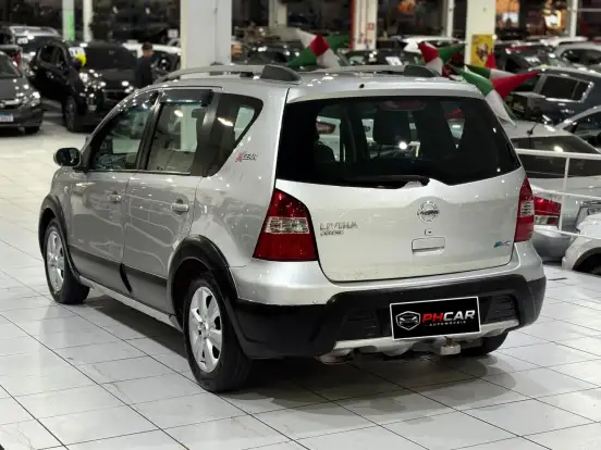 NISSAN-LIVINA-1.8 SL 16V FLEX 4P AUTOMÁTICO NISSAN-LIVINA-2010