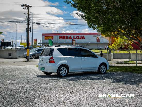 NISSAN-LIVINA-2012