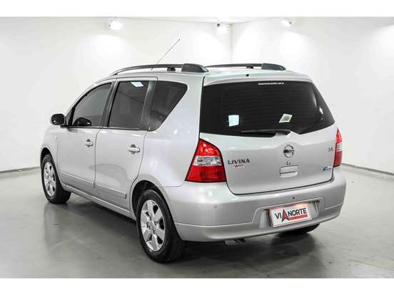 NISSAN-LIVINA-2011