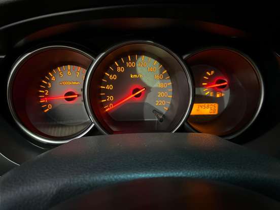 NISSAN-LIVINA-2013