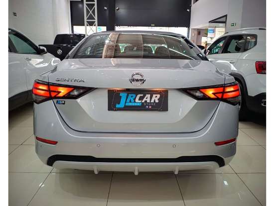 NISSAN-SENTRA-2023