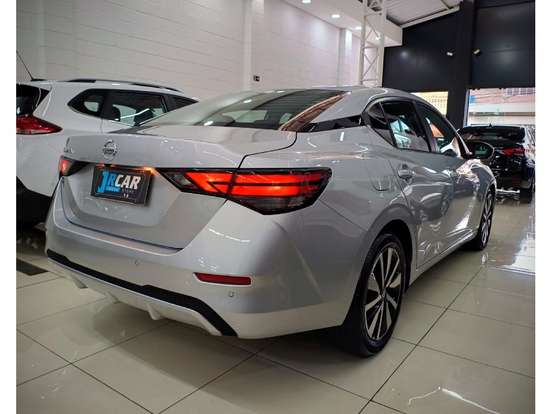 NISSAN-SENTRA-2023