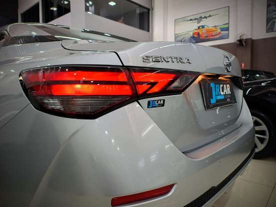 NISSAN-SENTRA-2023