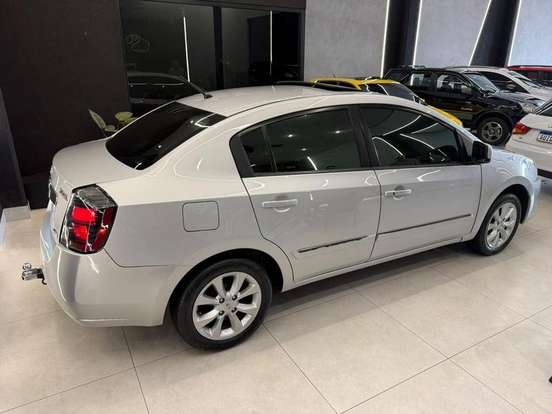 NISSAN-SENTRA-2012