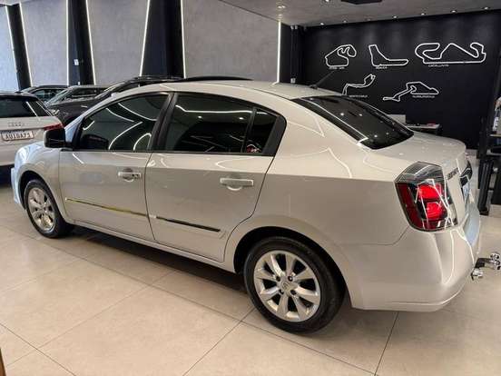 NISSAN-SENTRA-2012