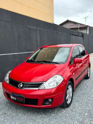 NISSAN-TIIDA-2010