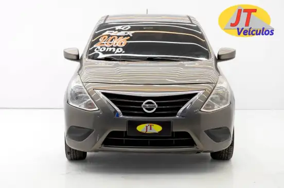 NISSAN-VERSA-2016
