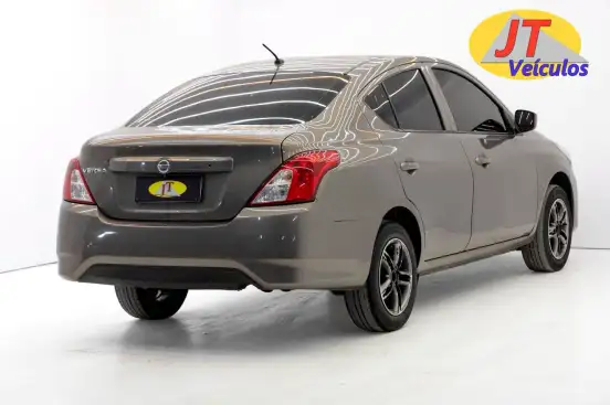 NISSAN-VERSA-2016