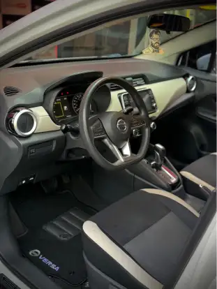 NISSAN-VERSA-2020