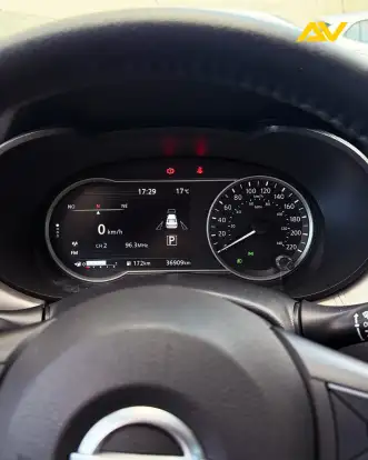 NISSAN-VERSA-2023