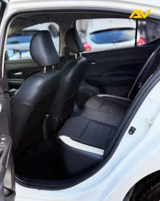 NISSAN-VERSA-2023