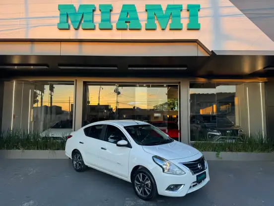 NISSAN-VERSA-2018