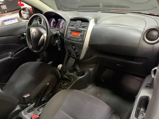 NISSAN-VERSA-2018