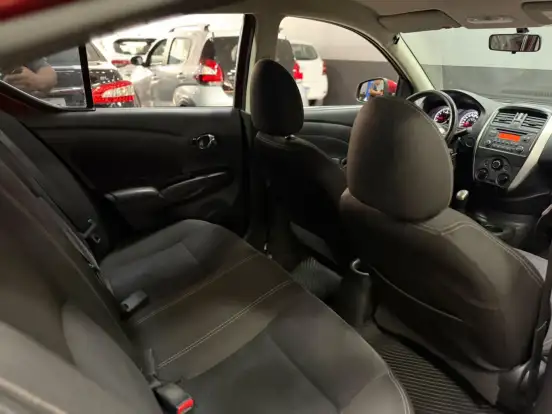 NISSAN-VERSA-2018