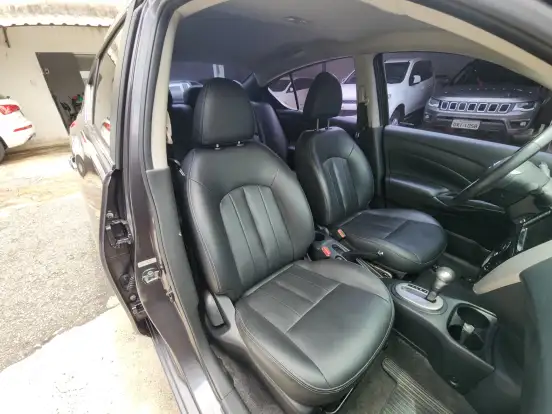 NISSAN-VERSA-2021