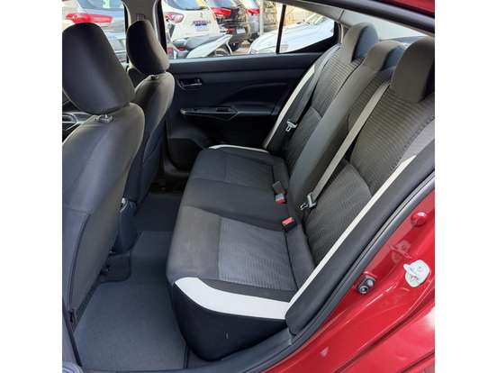 NISSAN-VERSA-2021
