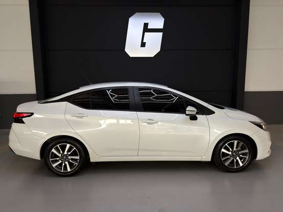 NISSAN-VERSA-2021