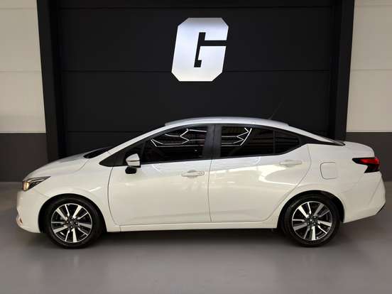 NISSAN-VERSA-2021